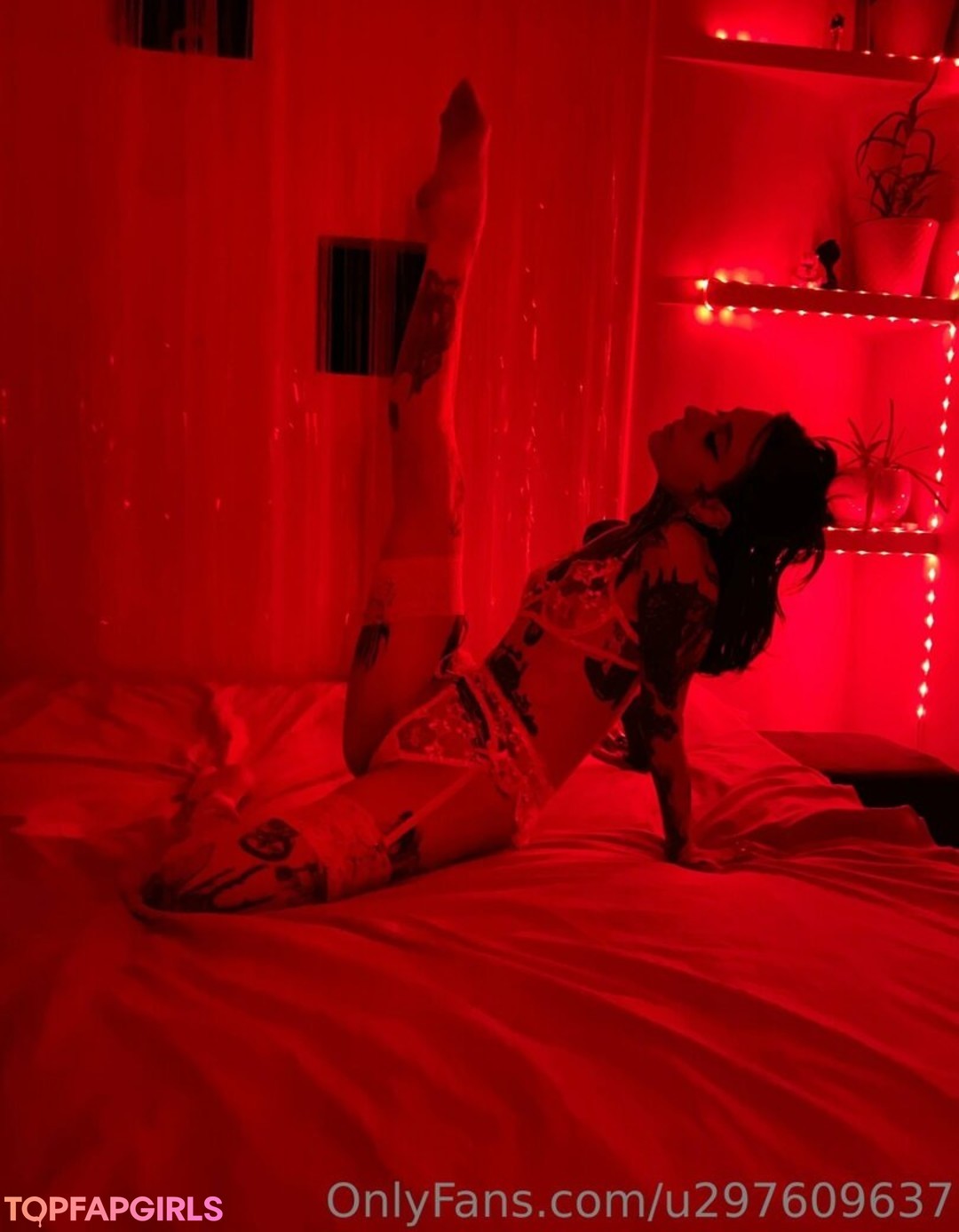 Naakte gelekte OnlyFans-foto van Drakenlady #44 Naakte gelekte OnlyFans-foto van Drakenlady #44