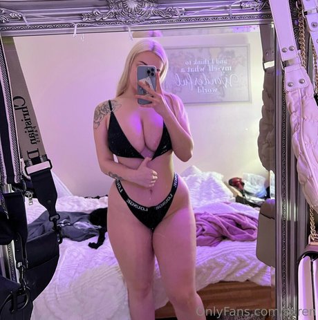 Naakte gelekte OnlyFans-foto van Sxren