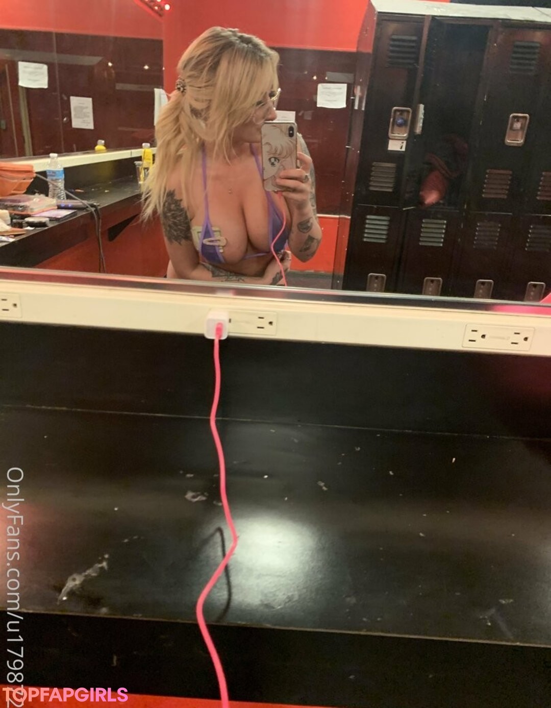 Naakte gelekte OnlyFans-foto van Sailormeggiemoo #39 Naakte gelekte OnlyFans-foto van Sailormeggiemoo #39