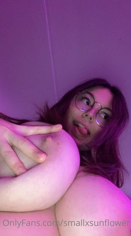 Naakte gelekte OnlyFans-foto van Sunflower