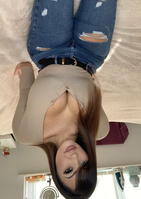 Naakte gelekte OnlyFans-foto van Noirsahara
