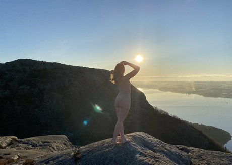 Naakte gelekte OnlyFans-foto van Studentnorwayvip