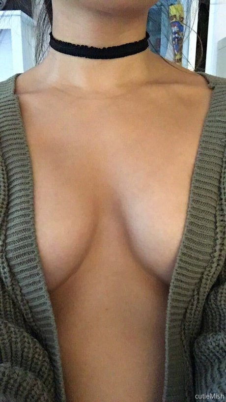 Naakte gelekte OnlyFans-foto van Cutiemish