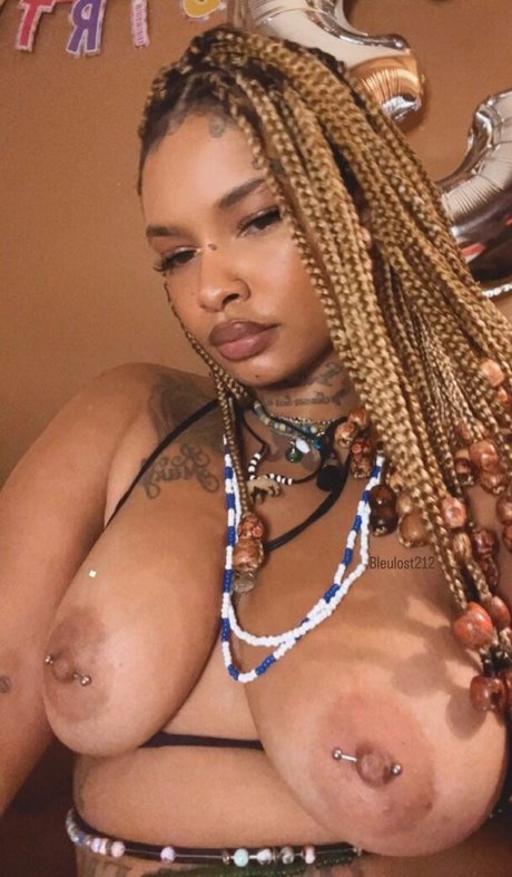 Naakte gelekte OnlyFans-foto van Bleu2lost