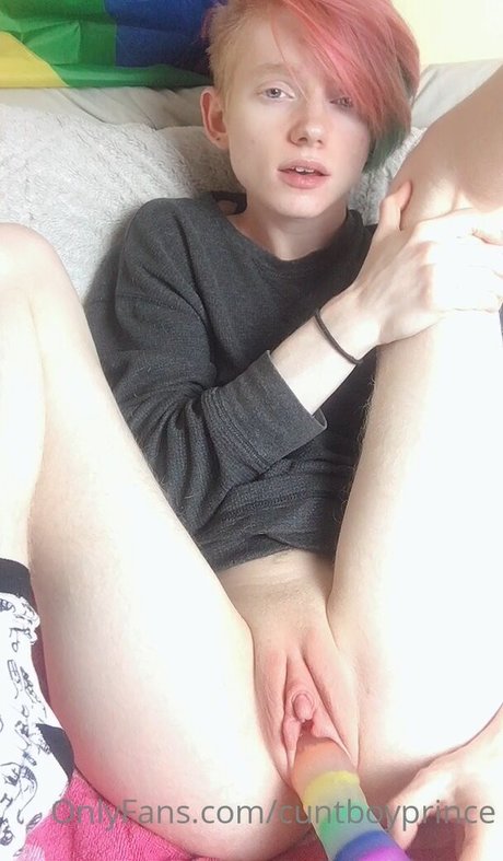 Naakte gelekte OnlyFans-foto van Pawprintprince