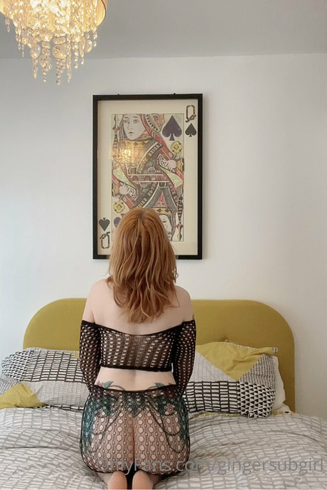 Naakte gelekte OnlyFans-foto van Gingeryour Pin Up