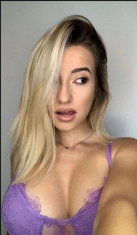 Naakte gelekte OnlyFans-foto van Martina Rossi