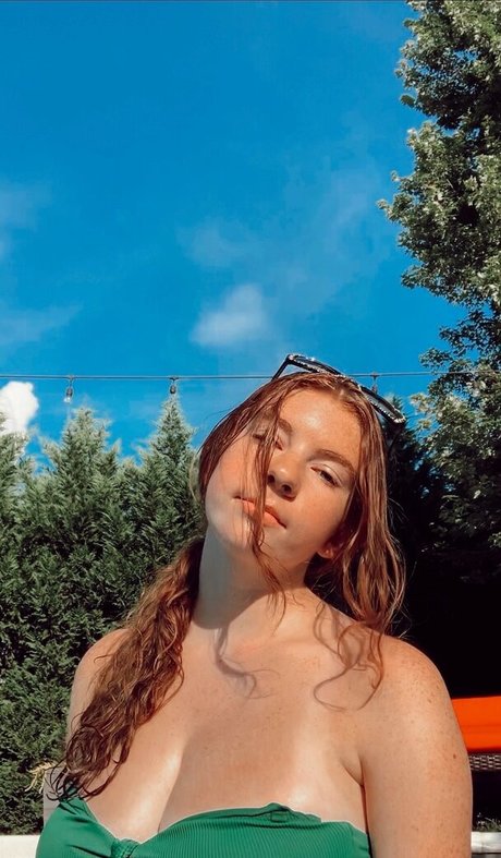 Naakte gelekte OnlyFans-foto van Haiden Taylor