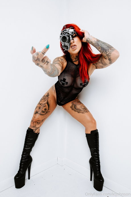 Naakte gelekte OnlyFans-foto van Kinessa Johnson