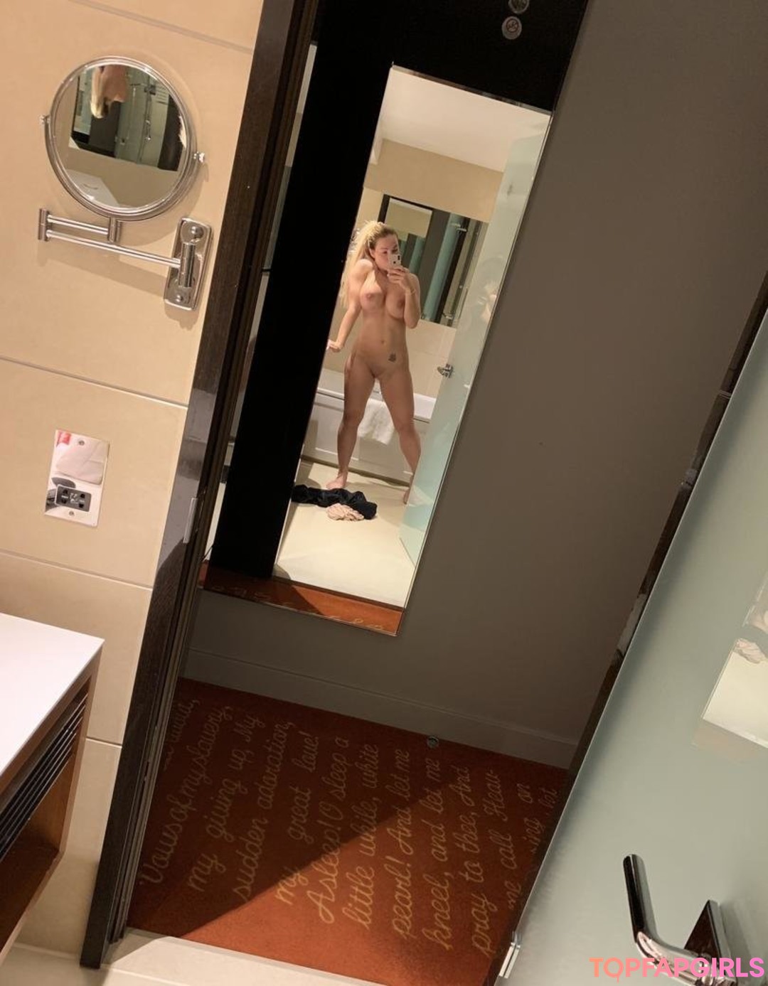 Naakte gelekte OnlyFans-foto van Amberjadevip #16 Naakte gelekte OnlyFans-foto van Amberjadevip #16