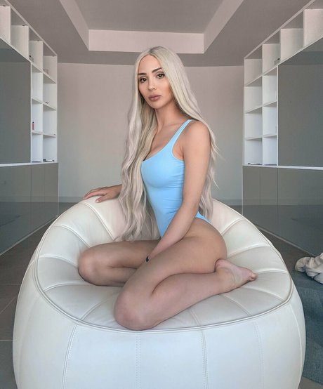 Naakte gelekte OnlyFans-foto van Babynez