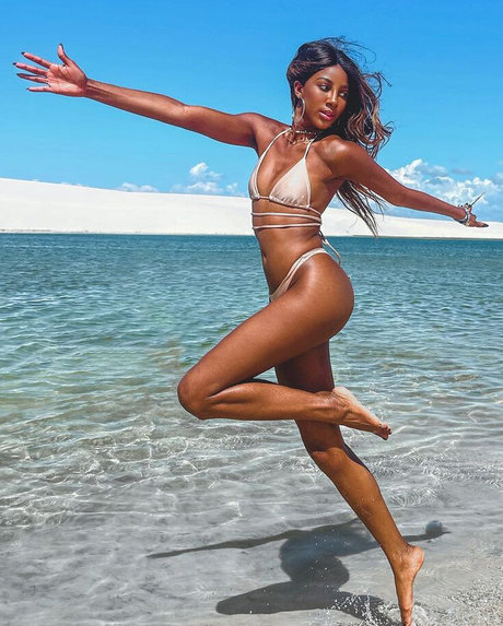 Naakte gelekte OnlyFans-foto van Camilla De Lucas