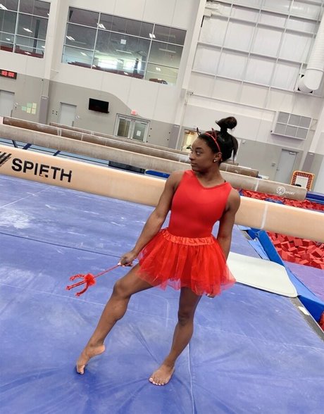 Naakte gelekte OnlyFans-foto van Simone Biles