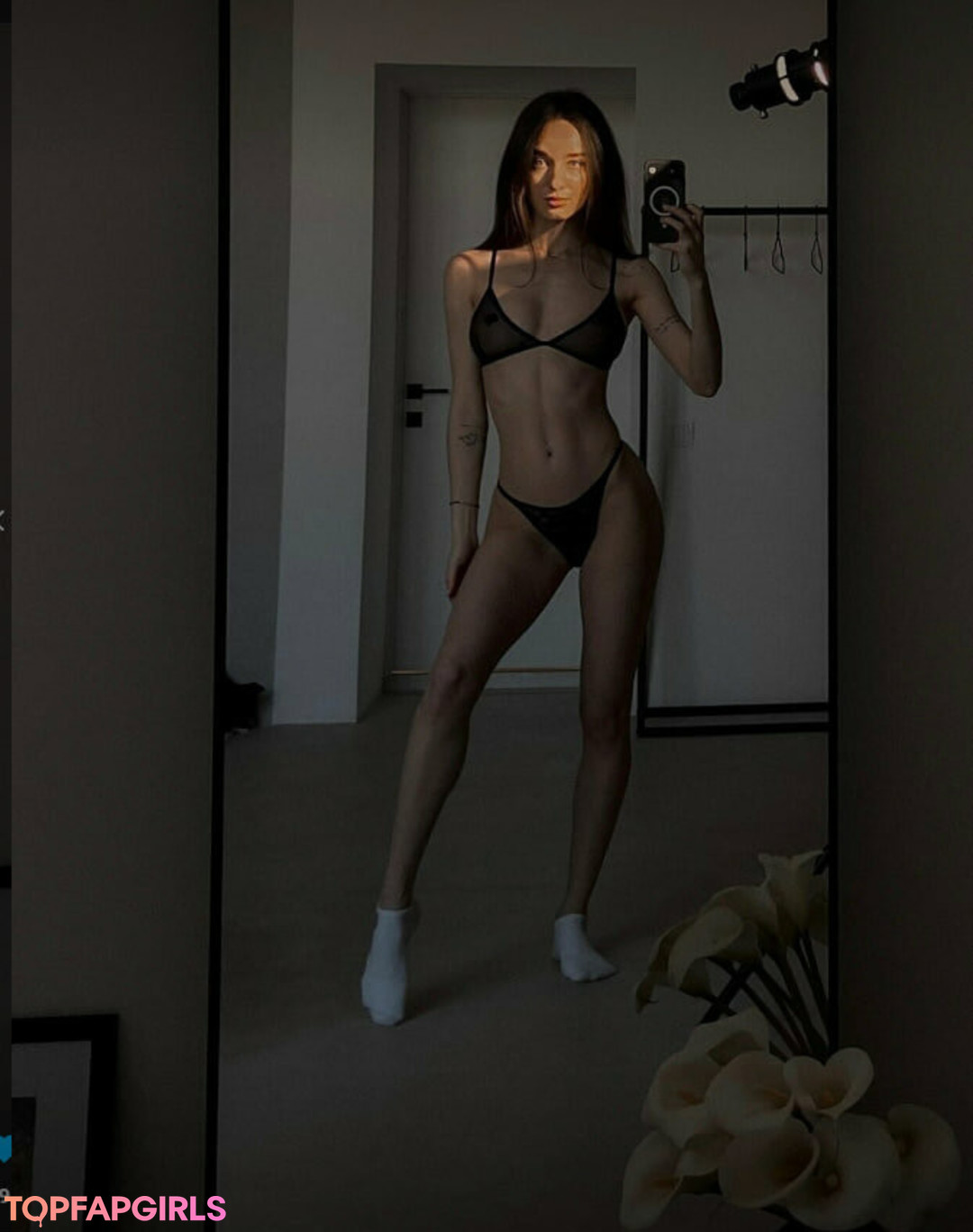 Naakte gelekte OnlyFans-foto van Pretylittlething #6 Naakte gelekte OnlyFans-foto van Pretylittlething #6