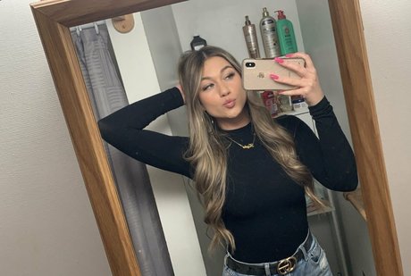 Naakte gelekte OnlyFans-foto van Kbbaby