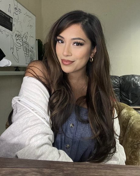Naakte gelekte OnlyFans-foto van Itsizziman