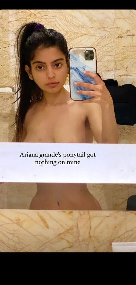 Naakte gelekte OnlyFans-foto van Swagata Sanyal