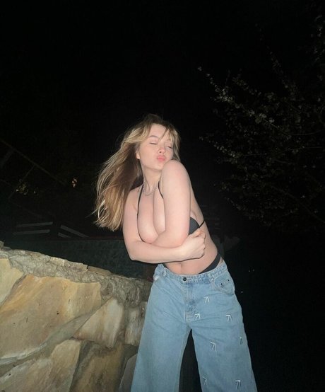 Naakte gelekte OnlyFans-foto van Alyona Bobrova