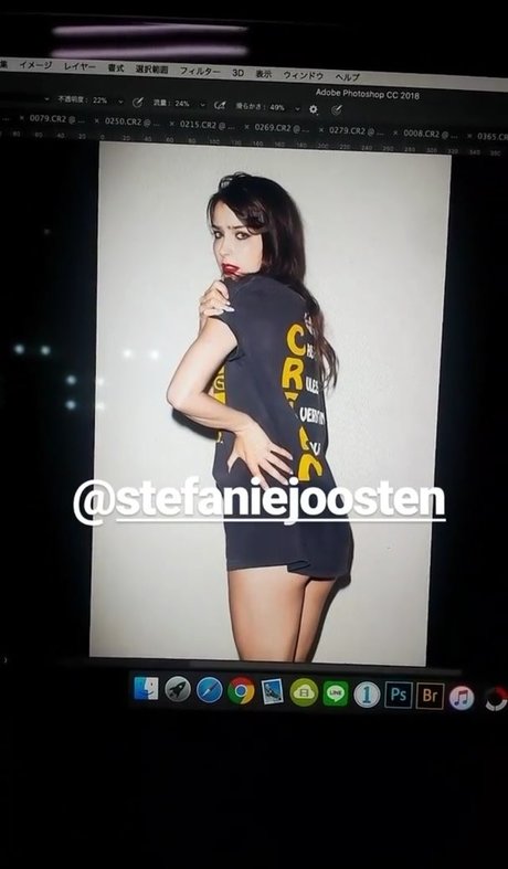 Naakte gelekte OnlyFans-foto van Stefanie Joosten