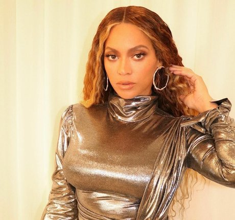 Naakte gelekte OnlyFans-foto van Beyonce