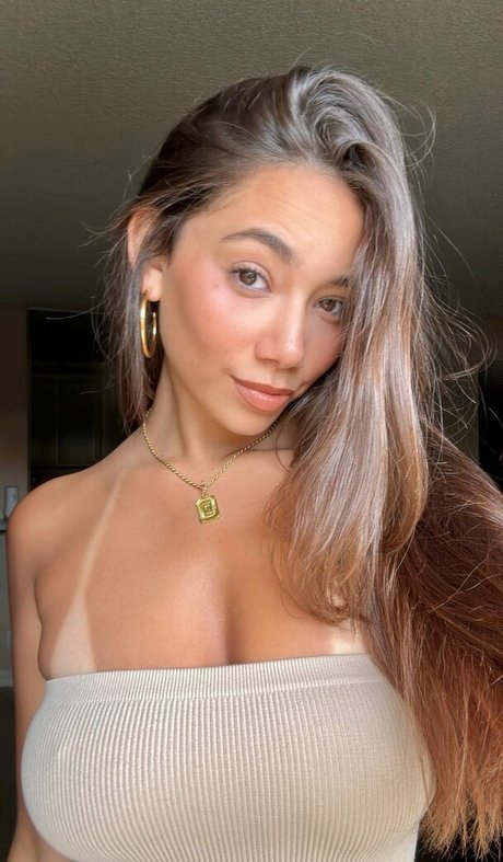 Desiree Flores