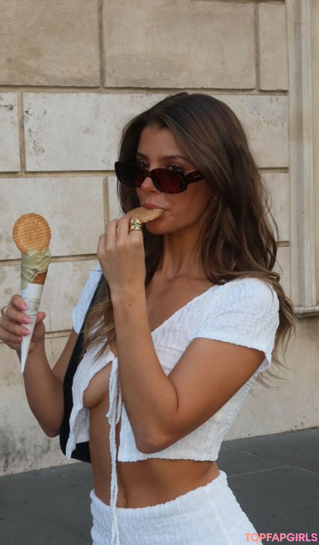 Naakte gelekte OnlyFans-foto van Ashley Marie Dickerson #1981