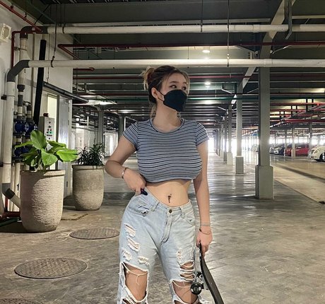 Naakte gelekte OnlyFans-foto van Anastasya Khosasih