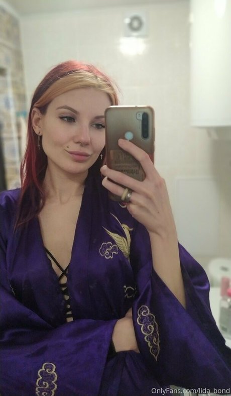 Naakte gelekte OnlyFans-foto van Lidabond