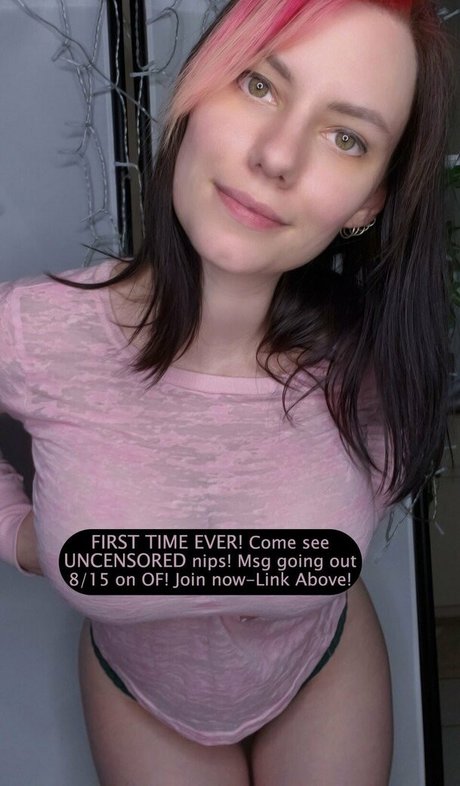 Naakte gelekte OnlyFans-foto van Sinnocentfree
