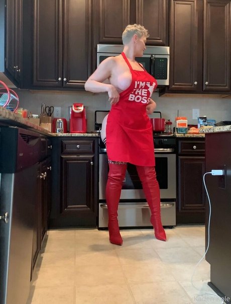 Naakte gelekte OnlyFans-foto van Kadenkole
