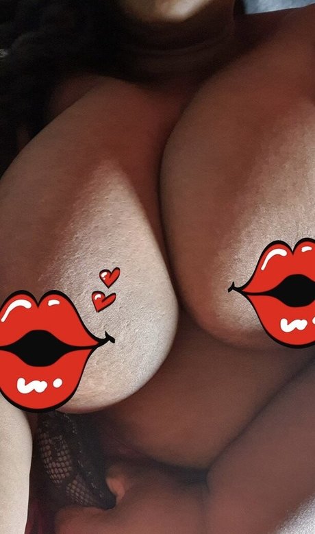 Naakte gelekte OnlyFans-foto van Bustymalone