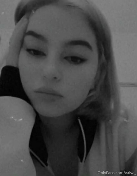 Naakte gelekte OnlyFans-foto van Valya