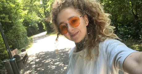 Naakte gelekte OnlyFans-foto van Maryjane Auryn