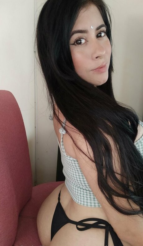 Naakte gelekte OnlyFans-foto van Carobeautyy