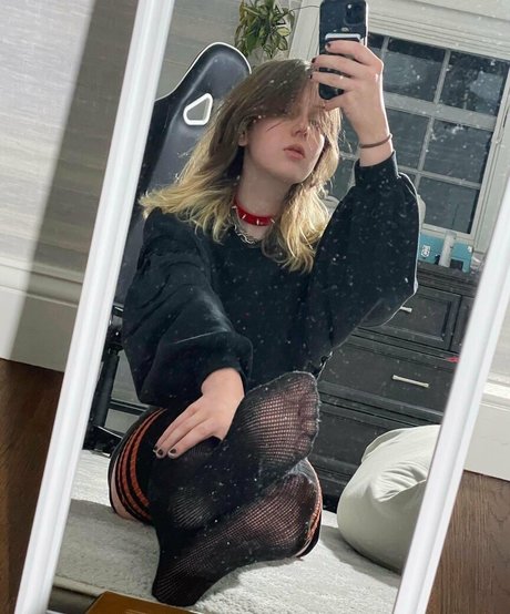 Naakte gelekte OnlyFans-foto van Finnlewisxxx