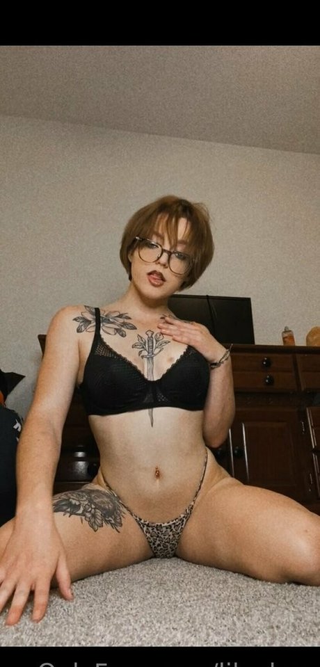 Naakte gelekte OnlyFans-foto van Lilvelma