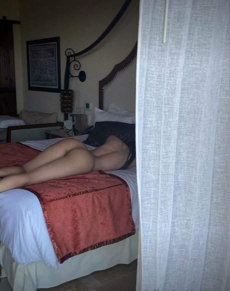 Naakte gelekte OnlyFans-foto van Elizabethpinaa