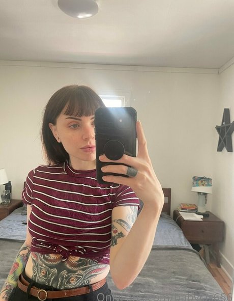Naakte gelekte OnlyFans-foto van Babyjas666