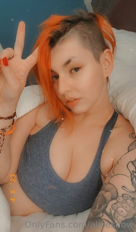 Naakte gelekte OnlyFans-foto van Alicesnow