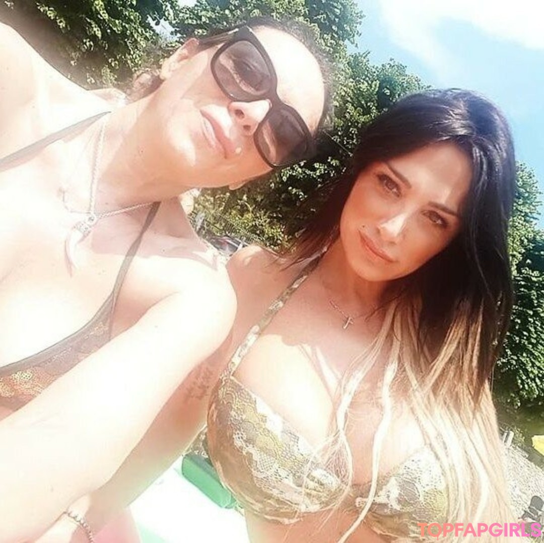Naakte gelekte OnlyFans-foto van Marika Fruscio #1256