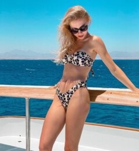 Naakte gelekte OnlyFans-foto van Mary Lvk