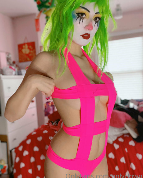 Naakte gelekte OnlyFans-foto van Onlyclown