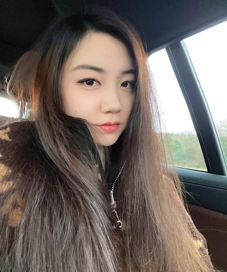 Naakte gelekte OnlyFans-foto van Fanfan