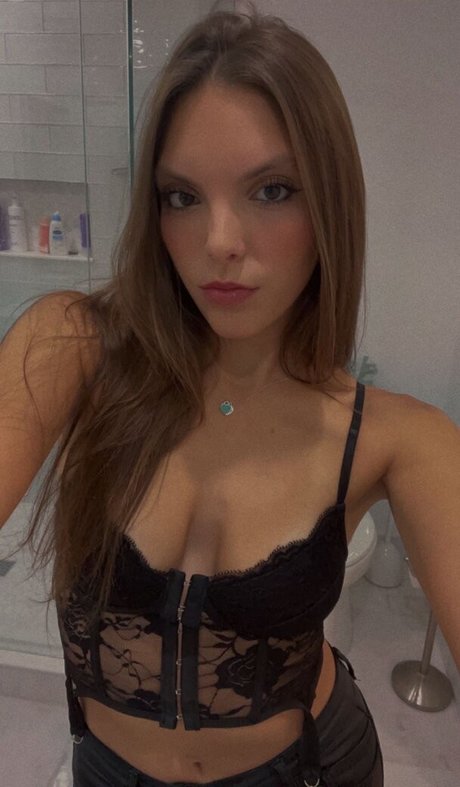 Naakte gelekte OnlyFans-foto van Jackie Aron