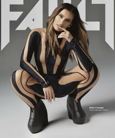 Naakte gelekte OnlyFans-foto van Nelly Furtado