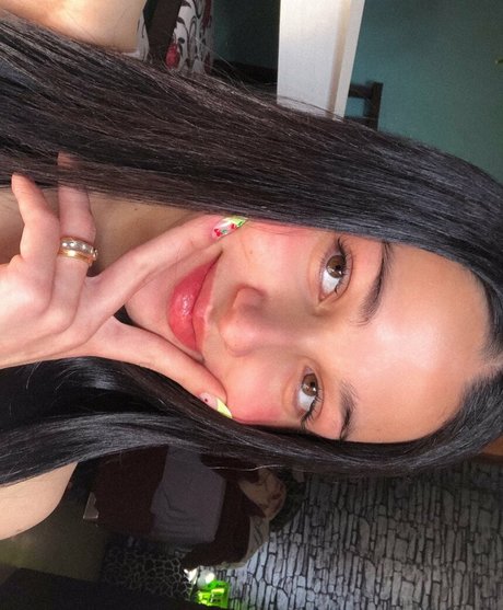 Naakte gelekte OnlyFans-foto van Luana Moraes