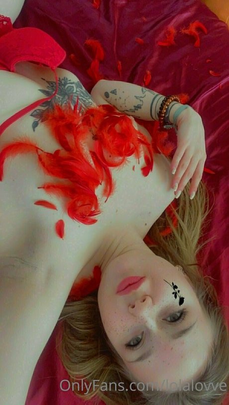 Naakte gelekte OnlyFans-foto van Lolalovve