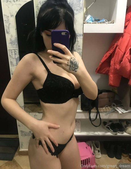 Naakte gelekte OnlyFans-foto van Greendream69
