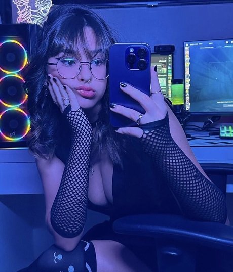 Naakte gelekte OnlyFans-foto van Bibivitona