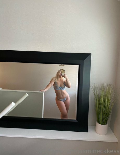 Naakte gelekte OnlyFans-foto van Jasminecakess